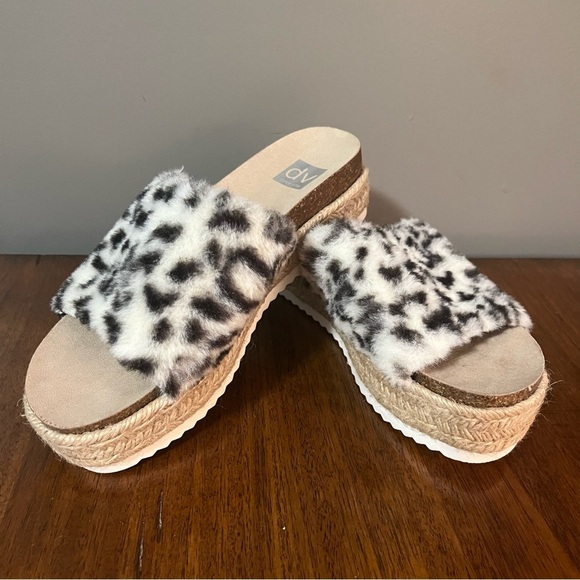 Dolce Vita Leopard Print Faux Fur Platform Sandals women’s size 8. - Picture 11 of 13